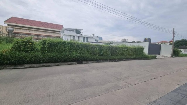 ให้เช่า #ที่ดินเปล่า ซอยราชวินิตบางแก้ว หลังเมกาบางนา #ใกล้โรงเรียนราชวินิตบางแก้ว  #ย่านบางนา