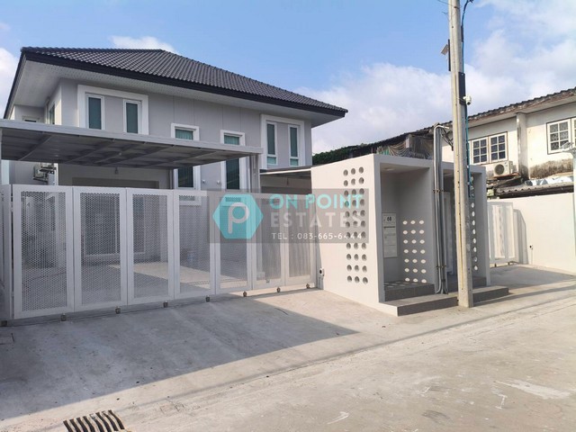 Detached House In On Nut 3 Bedrooms 3 Bathrooms for Rent (D2900)