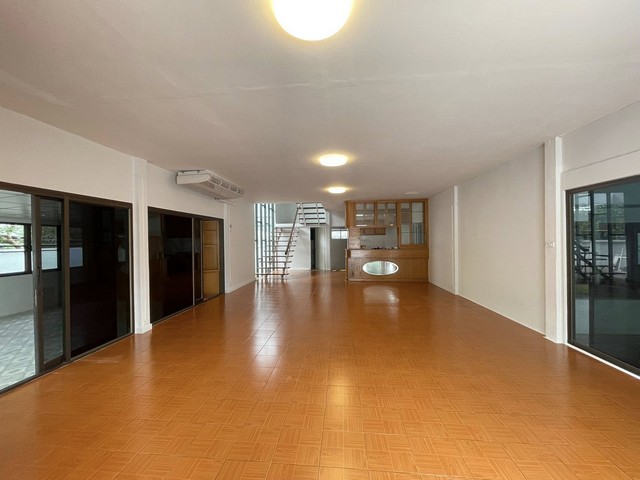 P1582 ให้เช่าบ้านเดี่ยว 2 ชั้น ซอยรัชดาภิเษก 19 ซอยวิภาวดีรังสิต 16  ลาดพร้าว 26 ใกล้ MRT รัชดา