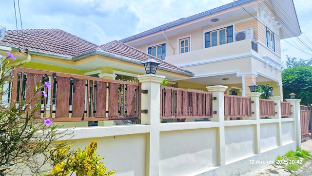 สภาพใหม่ 5นอน เพิ่งสร้าง ม.มหิดล นานาชาติ 2.8 กม. ม.มหิดล ศาลายา 700 ม. ให้เช่าคฤหาสน์บ้าน 2 หลัง 105 ตร.วา. 500 ตร.ม. 4 น้ำ น่าอยู่