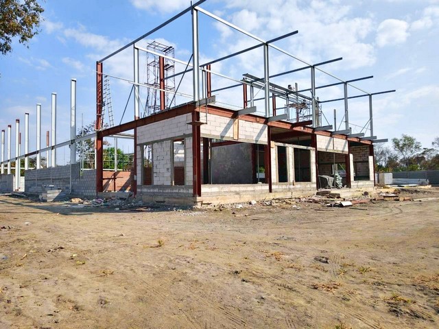 ขายโรงงานและให้เช่าโรงงานสร้างใหม่ใกล้นิคมเกตเวย์ฉะเชิงเทรา ผังม่วงลาย บนเนื้อที่ดิน 4  ไร่  สามารถขยายพื้นที่เพิ่มได้