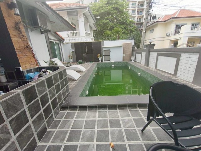 Forrent 68000/ month 4 bed room 3 bath room Near walking street
