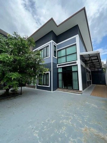 บ้านเดี่ยว 2 ชั้น รีโนเวทใหม่ พร้อมเข้าอยู่ ทำเลดี สุเทพ