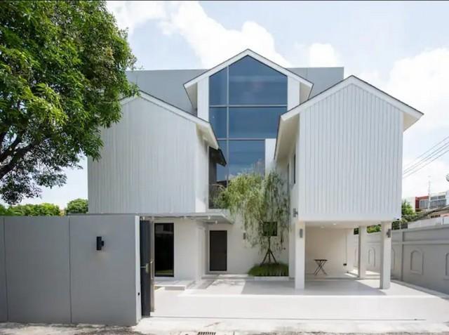 ให้เช่า-ขายบ้านเดี่ยว3ชั้น60 ตร.ว.สุขุมวิท71ซอยปรีดีพนมยงค์14 Modern Style หลังมุม ใกล้ BTS พระโขนง