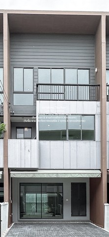 AHB-083 ขาย ทาวน์เฮ้าส์ ขายทาวน์โฮม 3 ชั้น รีโนเวทใหม่ ถ.ศรีนครินทร์-ร่มเกล้า 18.1 3 น 3 น้ำ 2 จอดรถ ราคา 4.29 ล้านบาท ห้องนอน 3 ห้อง