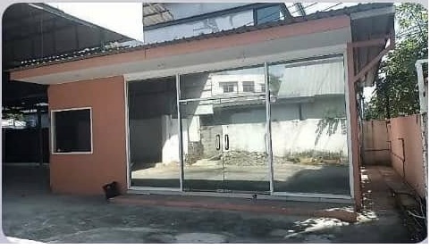 ให้เช่าโกดังพร้อมออฟฟิศชั้นเดียว เนื้อที่ 100 ตรว. ปากซอยนาคนิวาส 18 ลาดพร้าว 71 ทำเลดี เลียบด่วน