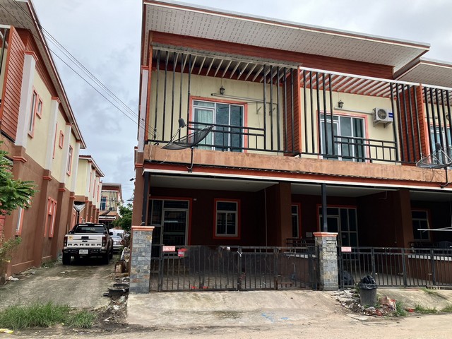 ขายทาวน์เฮาส์ เทพประทานพร 10 ถนนโป่งสะเก็ดห้วยปราบ ศรีราชา ชลบุรี