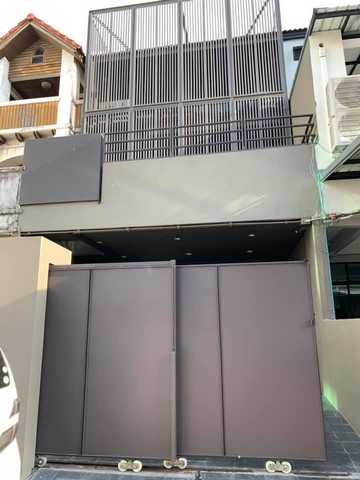 ให้เช่าโฮมออฟฟิศ 3 ชั้น ซอยพระราม9 ซอย 19 พื้นที่ 350 ตรม. เหมาะทำออฟฟิศ ใกล้ เซ็นทรันพระราม9