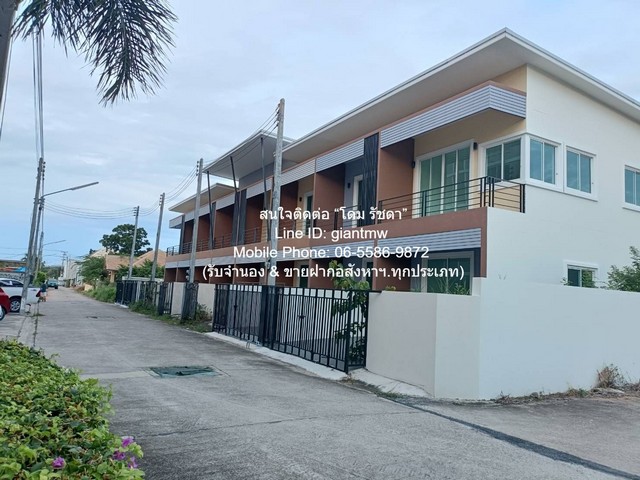 Townhouse เป็นทาวน์โฮม 2 ชั้น สภาพใหม่ อยู่ในทำเลที่ดี ใกล้สนามบินหัวหิน เหมาะสำหรับผู้ที่ต้องการบ้านพักอาศัยที่อยู่ท่ามกลางสิ่งอำนวยความสะดวกในทุกมิติ ขนาดเท่ากับ 138 ตารางวา 9000000 thb ไม่ไกลจาก ท่าอากาศยานหัวหิน ราคานี้หาไม่ได้แล้ว