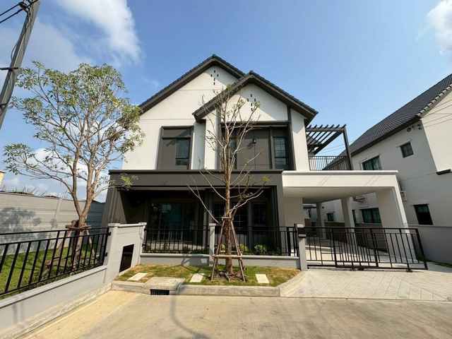 ให้เช่า บ้านเดี่ยว Centro บางนา ขนาด 300 ตร.ม. 4 ห้องนอน 5 ห้องน้ำ บ้านหลังมุม ใกล้ทางด่วน 100000/เดือน