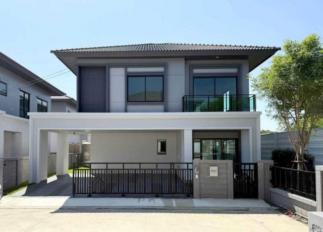 ให้เช่า/ขาย บ้านเดี่ยวหรู พร้อมอยู่ บริทาเนีย บางนา ศรีวารี 4 ห้องน้ำ 4 ห้อง