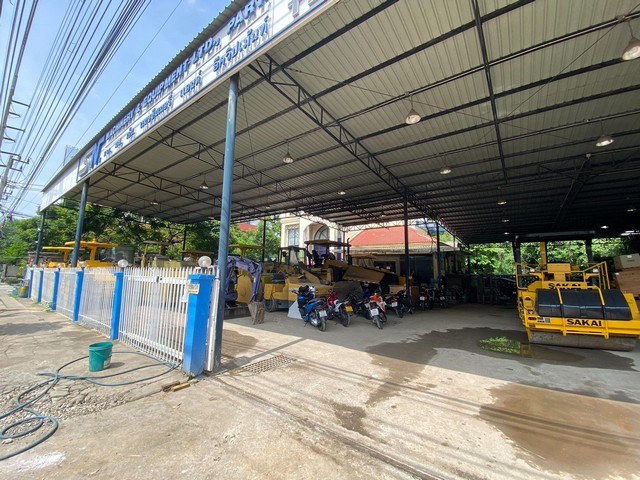 ขายอาคารสำนักงานพร้อมที่ดิน 1 ไร่ ( 400 ตรว.) ย่านหลักสี่ บางเขน ซอยวิภาวดี 62 พื้นที่ใช้สอยเยอะ เหมาะสำหรับทำโชว์รูม มินิมาร์ท