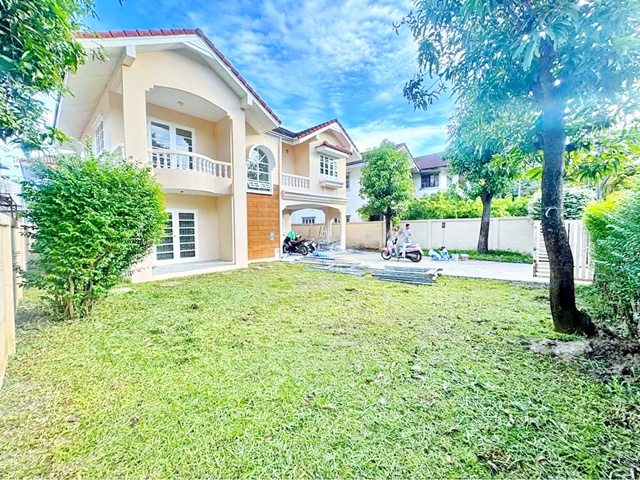 รร.นานาชาติฮีทฟิลด์ 2.1 กมMRT น้อมเกล้า 2 กม.ใหม่ทั้งหลัง 95ตร.วา. ตลาดซีรอ 700ม.ให้เช่าบ้านเดี่ยว 2 ชั้น 295ตร.ม. 3น้ำ พร้อมสวน