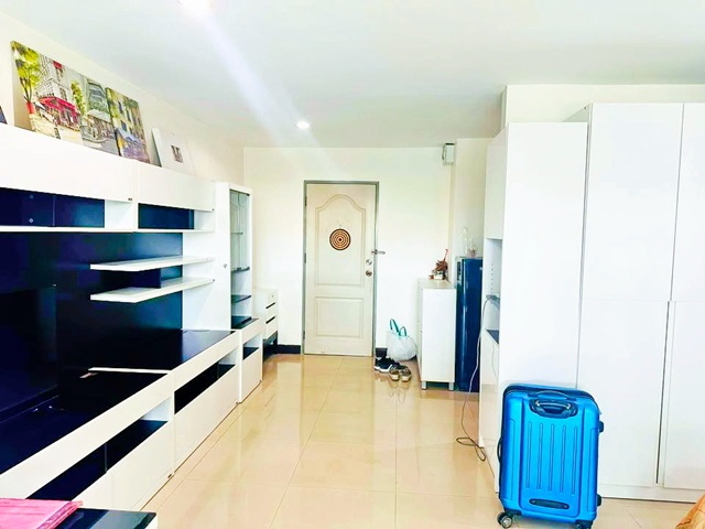 BTSบางนา 600 ม.ให้เช่าคอนโดรีเจ้นท์โฮม 7/1 1 นอน 1 น้ำ ใกล้ไบเทค บางนา 800 ม. ขนาด  41ตร.ม. ตึก A ชั้น 4 เฟอร์นิเจอร์ครบ ใกล้ทางด่วนสรรพาวุธ