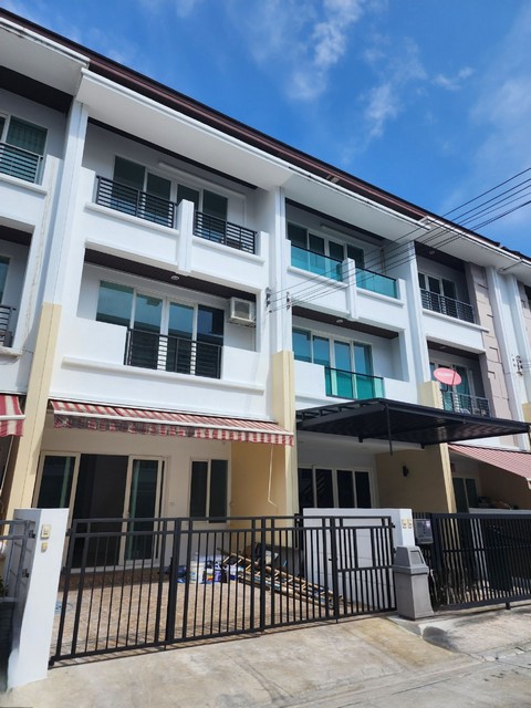 ให้เช่าทาวน์โฮม 3 ชั้น 4 ห้องนอน หมู่บ้านกลางเมือง S-Sense พระราม9-ลาดพร้าว ซอยลาดพร้าว 84 ใกล้เลียบด่วน เหม่งจ๋าย