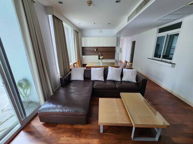 Siri Residence Sukhumvit 24 Spacious clean comfortable 6th floor BTS Phrom Phong