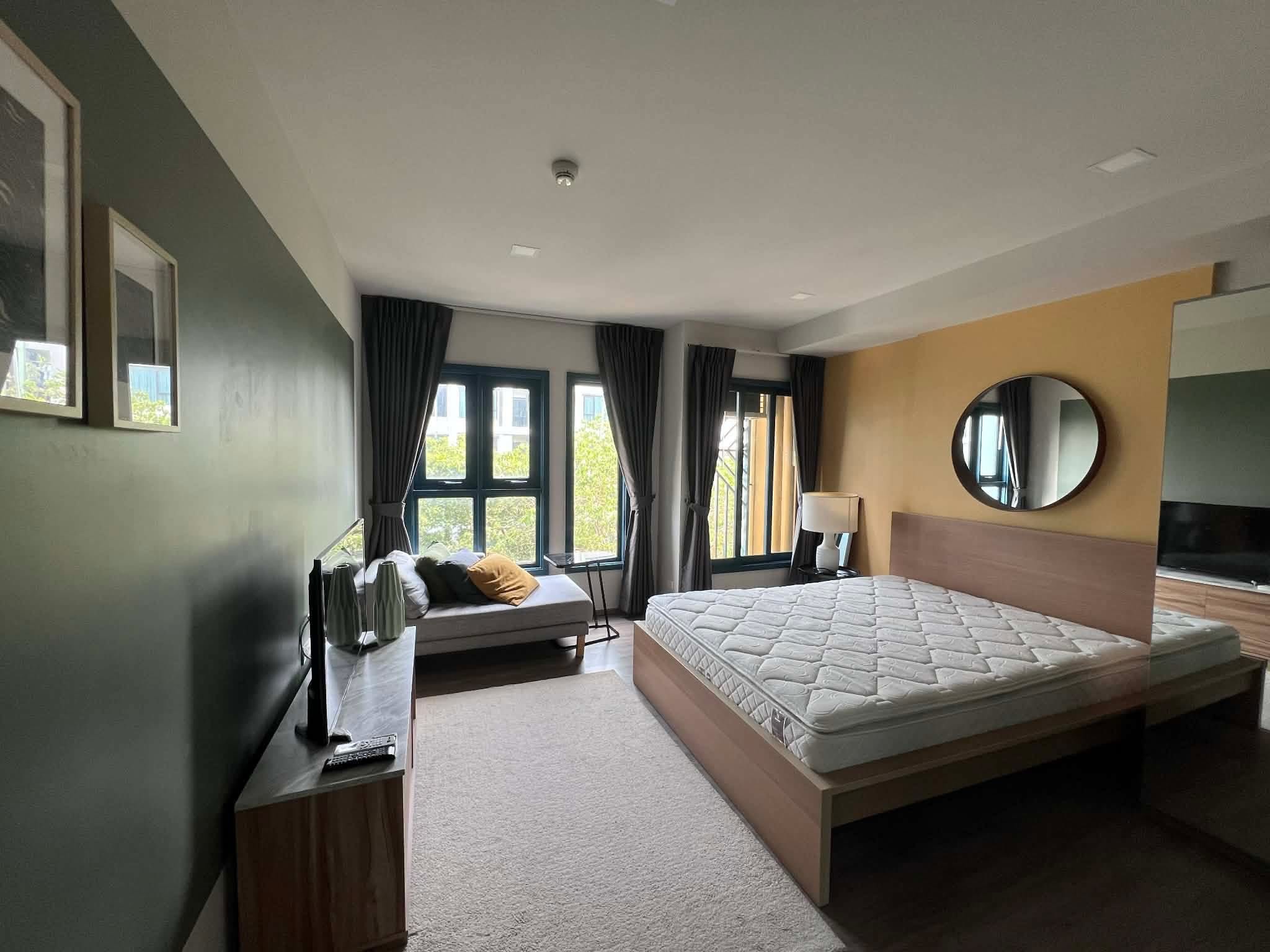 The Base Sukhumvit 50 Safe Convenient 6th Floor BTS Onnut
