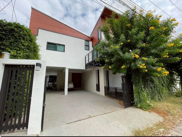 บ้านหลังใหญ่ ทำเลดีมาก เข้าออกได้หลายทาง มหิดล เชียงใหม่