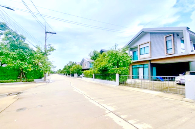 รร.วัดไพร่ฟ้า 1.8 กม. ให้เช่าบ้านเดี่ยว 2 ชั้น แสนสิริ 52 ตร.วา. 210 ตร.ม. ตลาดพวงสว่าง345 3 กม. 3 นอน 2 น้ำ เฟอร์ฯตามรูป