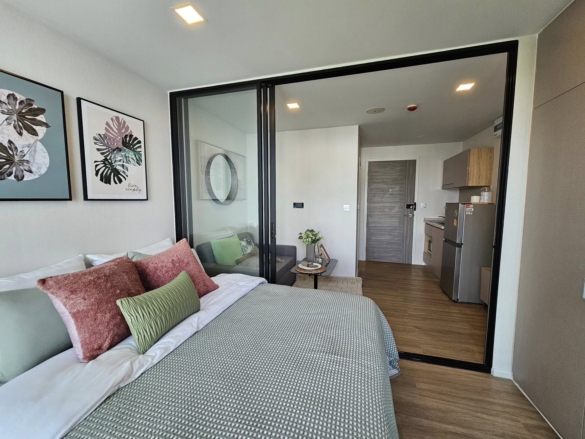 ID :  Atmoz คุณฝ้าย RENT condominium แอทโมซ รัชดา-ห้วยขวาง 25ตาราง.เมตร  ใกล้ MRT ห้วยขวาง ทำเลทอง