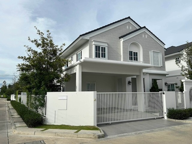 BH4464 ให้เช่าและขายบ้านเดี่ยวแปลงมุม ชัยพฤกษ์ บางนา กม.15 บ้านพร้อมเฟอร์นิเจอร์ มีสวนส่วนตัว ใกล้ Mega Bangna