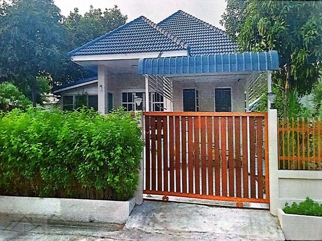 ขายบ้านเดี่ยวชั้นเดียว 120 ตรว. หมู่บ้านกานดา ซอยบางบอน 5 เหลือพื้นที่ด้านข้าง 60 ตรว สร้างบ้านเพิ่มได้ ใกล้โรงเรียนศึกษานารีวิทยา