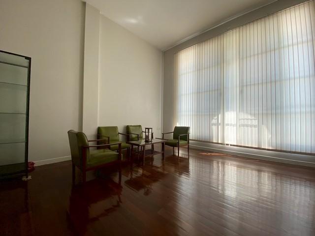 P1326 ให้เช่าทาวน์โฮม 3 ชั้น โครงการ บ้านกลางเมือง ถนนศรีนครินทร์ ติดสถานี BTS กลันตัน-ศรีนครินทร์