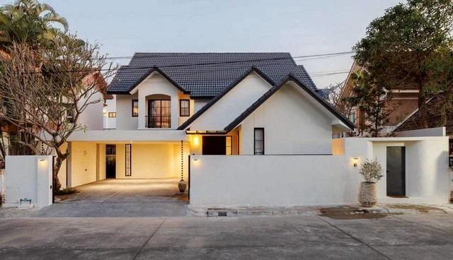 บ้านดีไซน์หรูหรา Luxury Modern English Style สันผีเสื้อ