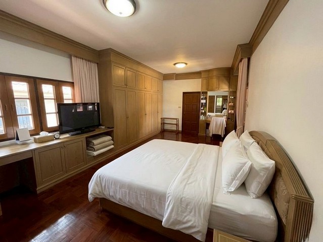 P2300 ขายบ้าน หมู่บ้านผกามาศ Baan Phakamas ปรีดีพนมพงค์ 14 ปรีดีพนมพงค์ 26 สุขุมวิท 71 ทำเลดี เดินทางเข้าทองหล่อเอกมัยสะดวก
