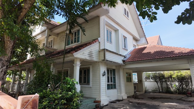 ขายบ้านเดี่ยว 2 ชั้น โครงการ ลัดดารมย์ เพชรเกษม 69  เขตหนองแขม กรุงเทพฯ ห่างจาก บิ๊กซี เพชรเกษม 7.1 กม.