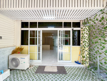 ห้องพักรายเดือน อพาร์ตเมนต์ชั้นล่าง ห้องสวย พร้อมเข้าอยู่ ใกล้หาดเฉวงเพียง 1 กิโลเมตร ตำบลบ่อผุด อำเภอเกาะสมุย จังหวัดสุราษฎร์ธานี