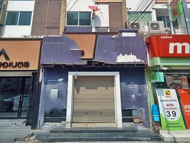 ทาวน์เฮ้าส์ 3.5 ชั้น ซิกเนเจอร์ วัชรพล บางเขน กรุงเทพ