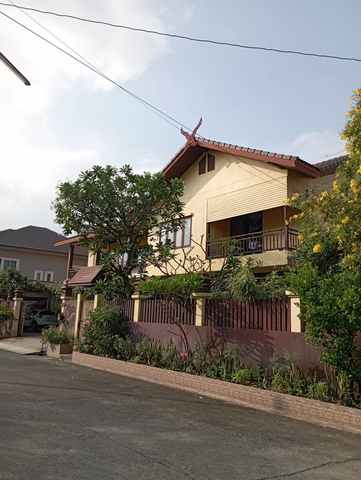 ขายบ้านเดี่ยว หมู่บ้านสินธนา กรีนวิลล์ นวมินทร์ 50 ขนาด 132 ตร.ว. บ้านครึ่งตึกครึ่งไม้ พร้อมสระว่ายน้ำ ราคา 22000000 บาท