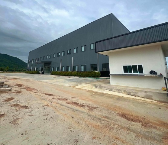 คลังสินค้าพื้นที่สีเหลือง 8000 ตรม ออฟฟิศ 1200 ตรม ไฟฟ้า 3เฟส หม้อแปลง 500 KVA อ.บ่อทอง จ.ชลบุรี