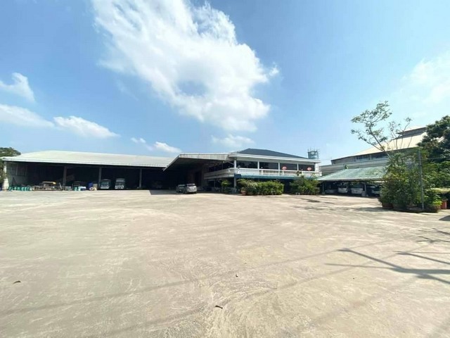 ขายที่ดินพร้อมสิ่งปลูกสร้าง ติดถนน ฉะเชิงเทรา-กบินทร์บุรี ขนาด 5 ไร่ 1 งาน84 ตารางวา ทำเลดี ใกล้วัดสมาน