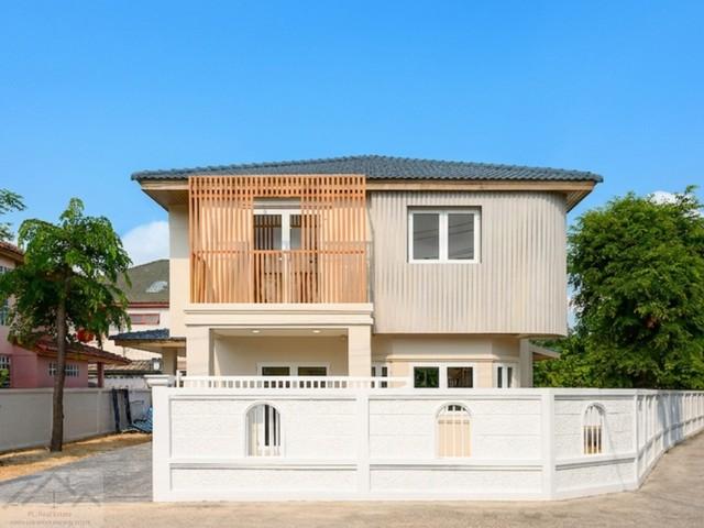 P2290 ขาย บ้านเดี่ยว 2 ชั้น ทองสถิตย์วิลล่า รามอินทรา 34 รีโนเวทใหม่ทั้งหลัง สไตล์ Modern Tropical-Industrial ใกล้รถไฟฟ้า ใกล้ทางด่วน