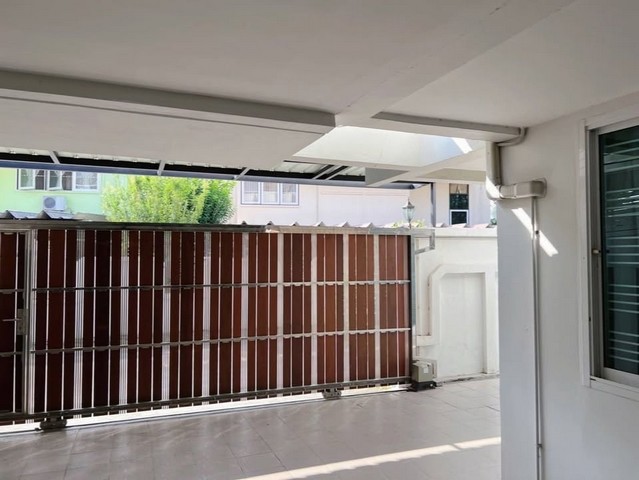 P1554 ขายบ้านเดี่ยว 2 ชั้น ซอยวิภาวดี 16 ซอยโชคชัยร่วมมิตร รีโนเวทใหม่ทั้งหลัง