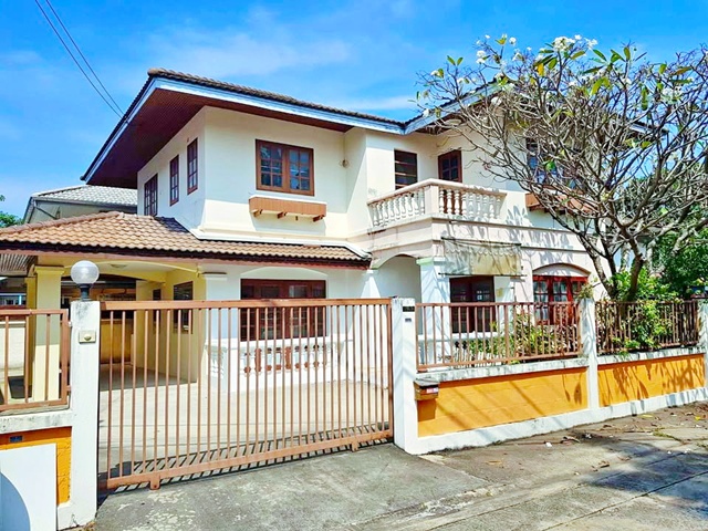 บ้าน รพ.ศิริราช 3 กม.พรานนก กาญจนาภิเษก MRT ไฟฉาย 900ม. 4นอน 3น้ำ ใกล้The Circle ราชพฤกษ์   61 ตร.ว. 220 ตร.ม. บ้านเดี่ยว 2 ชั้นหลังมุม