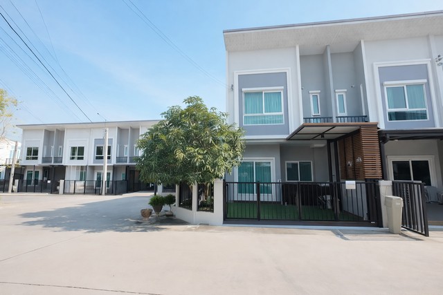 คาซ่า วอเตอร์ไซต์ ทาวน์เฮาส์ สวยพร้อมเข้าอยู่ ในทำเลศักยภาพ