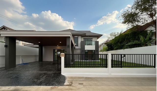 มณียา มาสเตอร์พีช  บ้านเดี่ยวรีโนเวทใหม่ ทำเลท่าอิฐ ใกล้ MRT