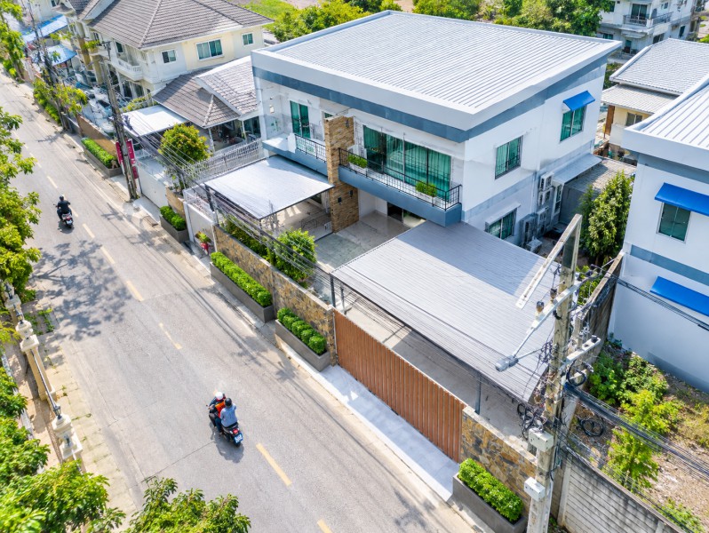 260928skoken ให้เช่า สำนักงาน จอดรถได้ 30–40คัน ให้เช่า 200 ตร.ว. พร้อมสำนักงาน 1000 ตร.ม. ห้องประชุม และโกดัง 2 ชั้น ติดถนนโพธิ์แก้ว