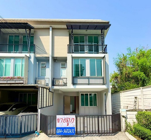 ขาย ทาวน์โฮม 3 ชั้น หลังมุม หมู่บ้านอารียา เดลี่ เกษตร-นวมินทร์ (รีโนเวท)