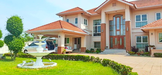 ให้เช่าคฤหาสน์ 2 ชั้น คลองสามวา  ตลาดนิมิตใหม่ 2.1กม.พูลวิลล่าหรู หลังใหญ่ 450 ตร.ม.4 นอน 3น้ำ พร้อมเฟอร์ฯ สระว่ายน้ำส่วนตัว