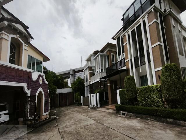 P3290 ให้เช่า บ้านเดี่ยว 3 ชั้น บ้านกลางกรุง เดอะนีซ รัชวิภา Baan Klang Krung The Nice Ratchavipha  ตกแต่งเฟอร์นิเจอร์ครบ ใกล้บองมาร์เช่