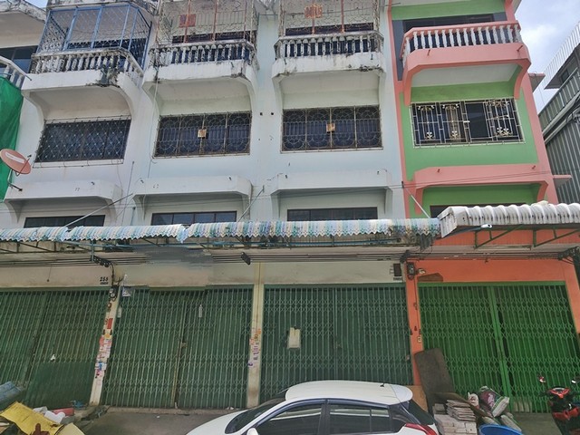 ขาย อาคารพาณิชย์ 3.5 ชั้น ดีเค วิลล่า กาญจนาภิเษก บางบอน กรุงเทพ