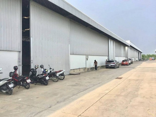 โกดังให้เช่า ทำเลดี โซนลาดกระบัง กรุงเทพ 960 Sq.m / 1550 Sq.m ที่ดินผังสีเหลือง