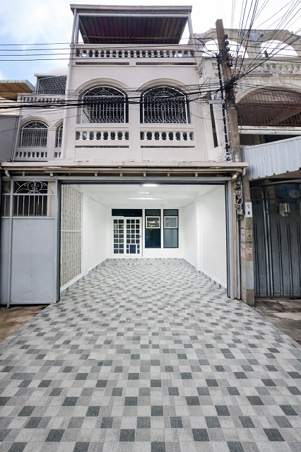 ใจกลาง CBD สาทร สาธุประดิษฐ์17-27 ให้เช่าทาวน์โฮม 3 นอน 3 น้ำ BTS ช่องนนทรี 2.4 กม. บ้าน 3 ชั้นพร้อมดาดฟ้า เซ็นทรัลพลาซ่า พระราม 3