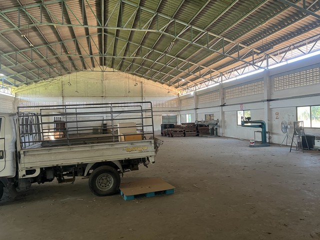 ให้เช่าโรงงานบ้านบึงชลบุรี เนื้อที่ 1000 ตารางเมตร ติดถนน 344 บ้านบึงชลบุรี  ที่ดินผังสีม่วงลาย