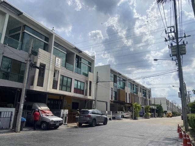 RS195 เช่า ทาวน์โฮม สภาพใหม่ โครงการโคราซอน ประชาชื่น บางตลาด ปากเกร็ด นนทบุรี เดินทางสะดวก