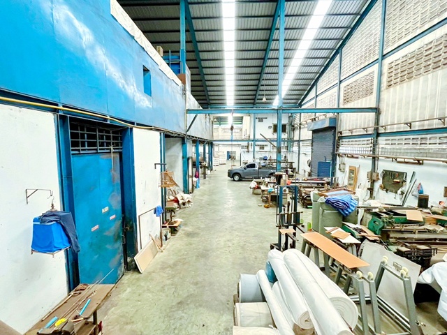 ให้เช่า 4 นอน 1 น้ำ หม้อแปลงไฟ 250 KVA ถ.เศรษฐกิจ โรงงาน กระทุ่มแบน 500 ม. 1300 ตร.ม.พร้อมออฟฟิศ